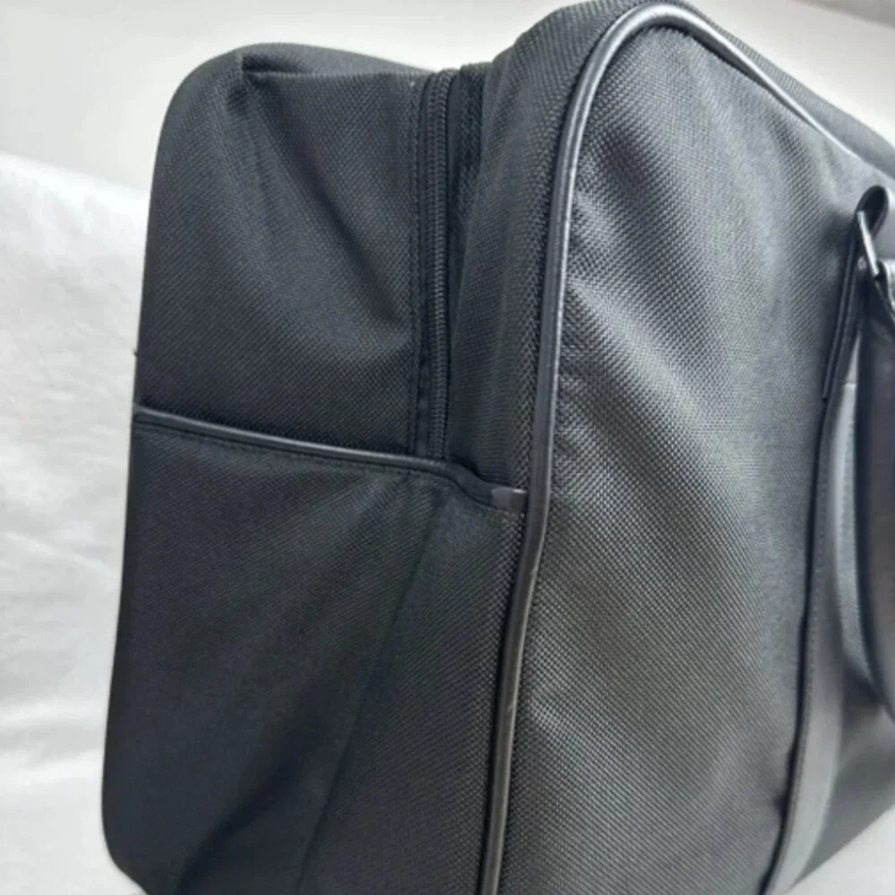 Hugo Boss Parfums Duffle Stylish Weekender Bag Travel Overnight Shoulder Strap